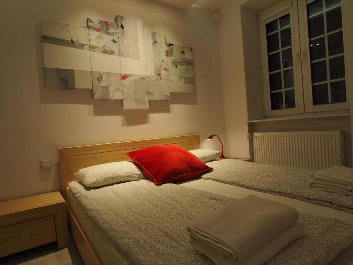 Grand-Tourist Amber Center Apartments กดัญสก์ ภายนอก รูปภาพ